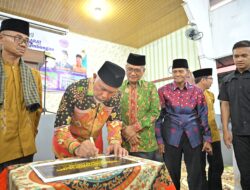 Gubernur Resmikan Sarana Pendidikan di SMKN 3 Padang