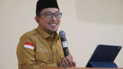Pemkab Tanah Datar Salurkan THR
