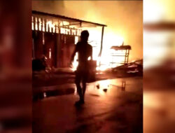 Satu Rumah dan Dua Ruko di Pasbar Ludes Terbakar