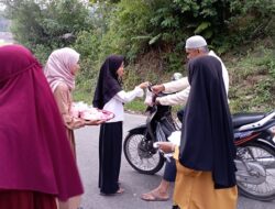 Tanamkan Karakter, Murid SDN 17 Cegek Kamang Ilia Buka Bersama dan Berbagi Takjil