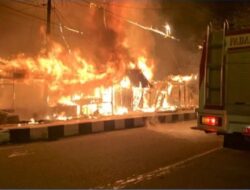 Kebakaran Landa Warung dan Rumah di Padang Panjang, Kerugian Sekitar Rp300 Juta