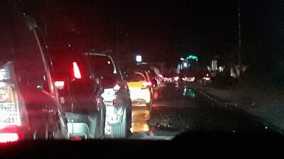Macet Parah di Arosuka, Kendaraan Mati Kutu