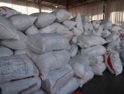 Pakaian Bekas Menumpuk, Jangan Lagi Disumbangkan bagi Korban Galodo