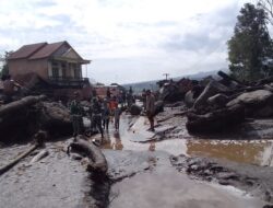 Delapan Meninggal Akibat Banjir Bandang Bukik Batabuah Canduang