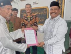 Ketua DMI Pariaman Lantik Pengurus Masjid Darul Ma’rif