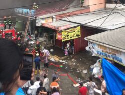Kebakaran di Pasar Raya Padang; Satu Korban Luka Bakar, Enam Toko dan 10 Kedai Percetakan Hangus