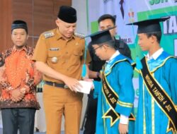 SDIT Cahaya Madani dan SDIT Lubuk Sikaping Wisuda Tahfidz