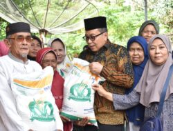 Bantuan Cadangan Beras Pemerintah Diserahkan Kepada 7.647 KK