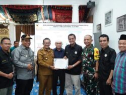 Kedua Kalinya, Bupati Suhatri Bur Serahkan Bantuan untuk Korban Galado