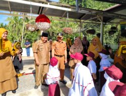 Camat Nong Rianto Motivasi Murid Baru SDN 02 Palupuah Pada MPLS