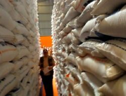 Pemko Padang Cek Ketersediaan Pangan di Gudang Bulog