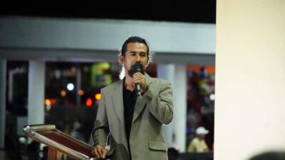 Pementasan Teater Komtemporer Legaran Svarnadvipa Digelar di Pentas Terbuka Lapangan Cindue Mato