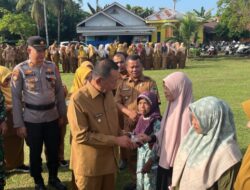 Bupati Bagikan Kartu BPJS Kesehatan untuk 5.035 Jiwa di Linggo Sari Baganti