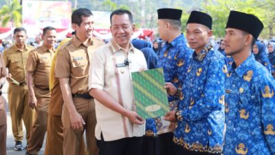 Bupati Pessel Serahkan SK untuk 2.021 PPPK