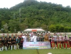 Bupati Rusma Yul Anwar Buka Turnamen Sepakbola Painan FC Cup I