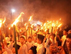 Mengarak Obor dan Menjaga Tradisi, Kemeriahan 1 Muharram di Nagari Cupak