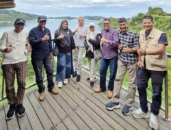 Tiga Guru Besar Universiti Teknologi Malaysia Kagumi Keindahan Pessel