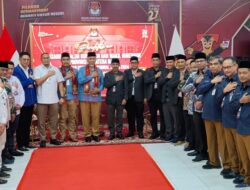 Hari Pertama Dibuka, Mahyeldi-Vasco Mendaftar ke KPU Sumbar