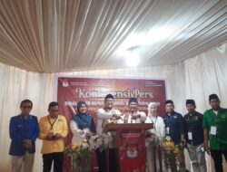 Richi Aprian-Doni Karson Mendaftar ke KPUD Tanah Datar