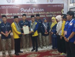 Mengsusung Motto Berkelanjutan, Pasangan Safaruddin-Darman Mendaftar ke KPU