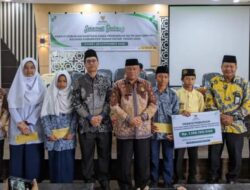 Sebanyak 551 Siswa Madrasah di Kankemenag Tanah Datar Menerima Bantuan Pendidikan