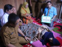 Pemko Payakumbuh Bersama Baznas Memberikan Bantuan Kepada Meriani