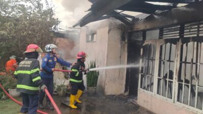 Kebakaran di Kuranji, Duah Rumah dan Satu Motor Hangus 