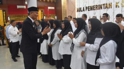 Roberia Lantik 44 ASN Kota Pariaman