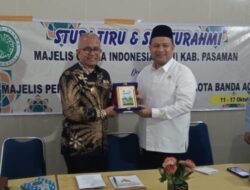 Pjs Bupati Lepas Rombongan Study Tiru MUI dan MPU Pasaman ke Banda Aceh
