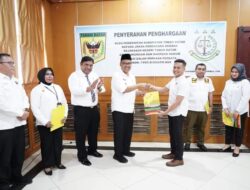 Pemkab Tanah Datar Beri Penghargaan kepada Jaksa 