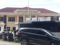 Pencari Brondol Kelapa Sawit Tuntut Polisi dan Jaksa Bayar Ganti Rugi