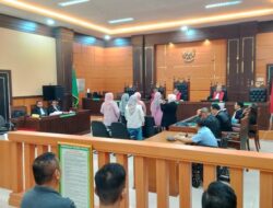 Isteri Mantan Ketua DPRD Sijunjung Jadi Saksi