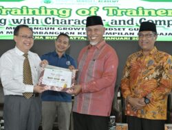 Gubernur Mahyeldi Buka Pelatihan Mengajar Berbasis Growth Mindset bagi Para Guru SMA 1 Bukittinggi