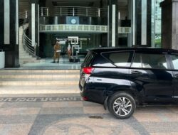 KPK Geledah Kantor Dinas PU Riau, Ada Apa?