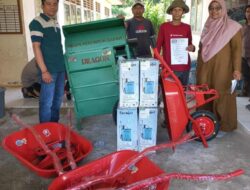 Pemkab Agam Serahkan Bantuan Alsintan untuk 22 Keltan di Canduang