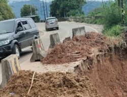 Hati-hati! Jalan Nasional Padang – Bengkulu Terban