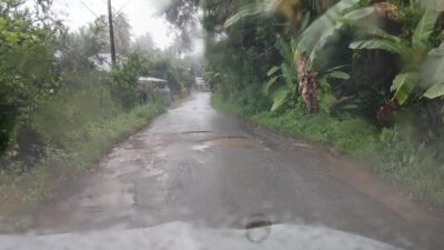 Warga Minta Jalan Berlubang di Cubadak Air-Tungka Utara Diperbaiki