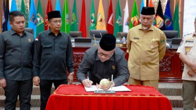 DPRD Sumbar Sahkan Perda tentang Pengelolaan Sampah