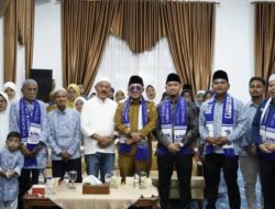 Jemaah Umrah PT Sinai Tour dan Travel Dilepas di Gedung Indo Jolito
