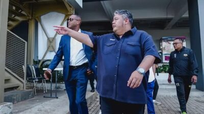 Patrick Kluivert Kunjungi Markas Dewa United, Bahas Sinergi dengan Timnas