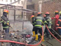 Lima Toko dan Gudang Kayu Manis Ludes Terbakar di Padang, Kerugian Capai Rp1 Miliar