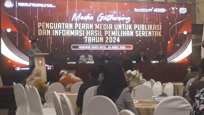 Media Gathering KPU Sumbar: Surya Efitrimen Tegaskan Pentingnya Peran Media dalam Pilkada 2024 yang Lancar dan Damai