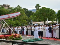 Salat Idulfitri di Plaza Semen Padang: Momentum Kebersamaan dan Kembali ke Fitrah