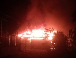 Kebakaran di Ampang, Gudang dan Kantor Perusahaan Akrilik Hangus Dilalap Api
