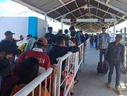 Pelabuhan Tanjung Harapan Masih Dipadati Penumpang