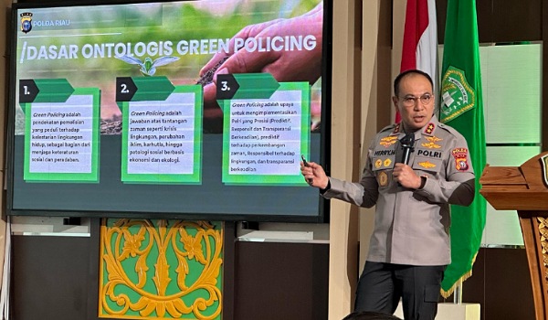 Kapolda Riau, Irjen Pol Herry Heryawan di UIR.(ist)