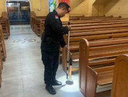 Brimob Polda Riau Sterilkan Gereja HKBP Sukajadi Jelang Perayaan Paskah 2025