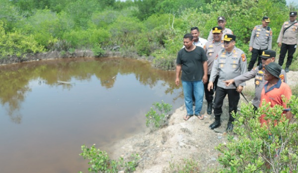 Kapolres Kepulauan Meranti, AKBP Aldi Alfa Faroqqi SIK MH didampingi Wakapolres, Kompol Maitertika MH dan jajaran meninjau embung yang berada di Desa Gogok Darussalam, Kecamatan Tebingtinggi Barat, Selasa (22/4/2025).(Ahmad)