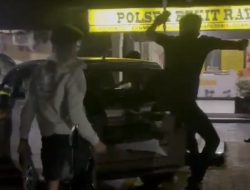 Aksi Brutal Debt Collector di Halaman Polsek Bukit Raya, Polisi Hanya Merekam dan Diam