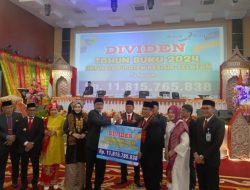 Bank Nagari Serahkan Dividen Tahun Buku 2024 kepada Bupati Hendrajoni